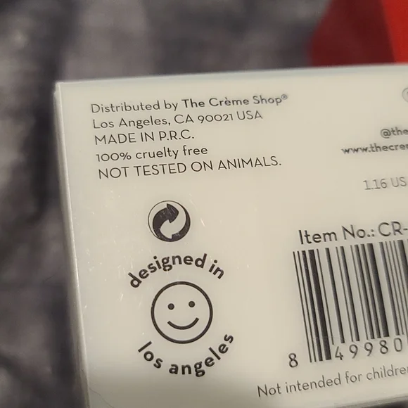 Brand new 2 for 1 blendy spongey by the Crème Shop - Picture 6 of 6